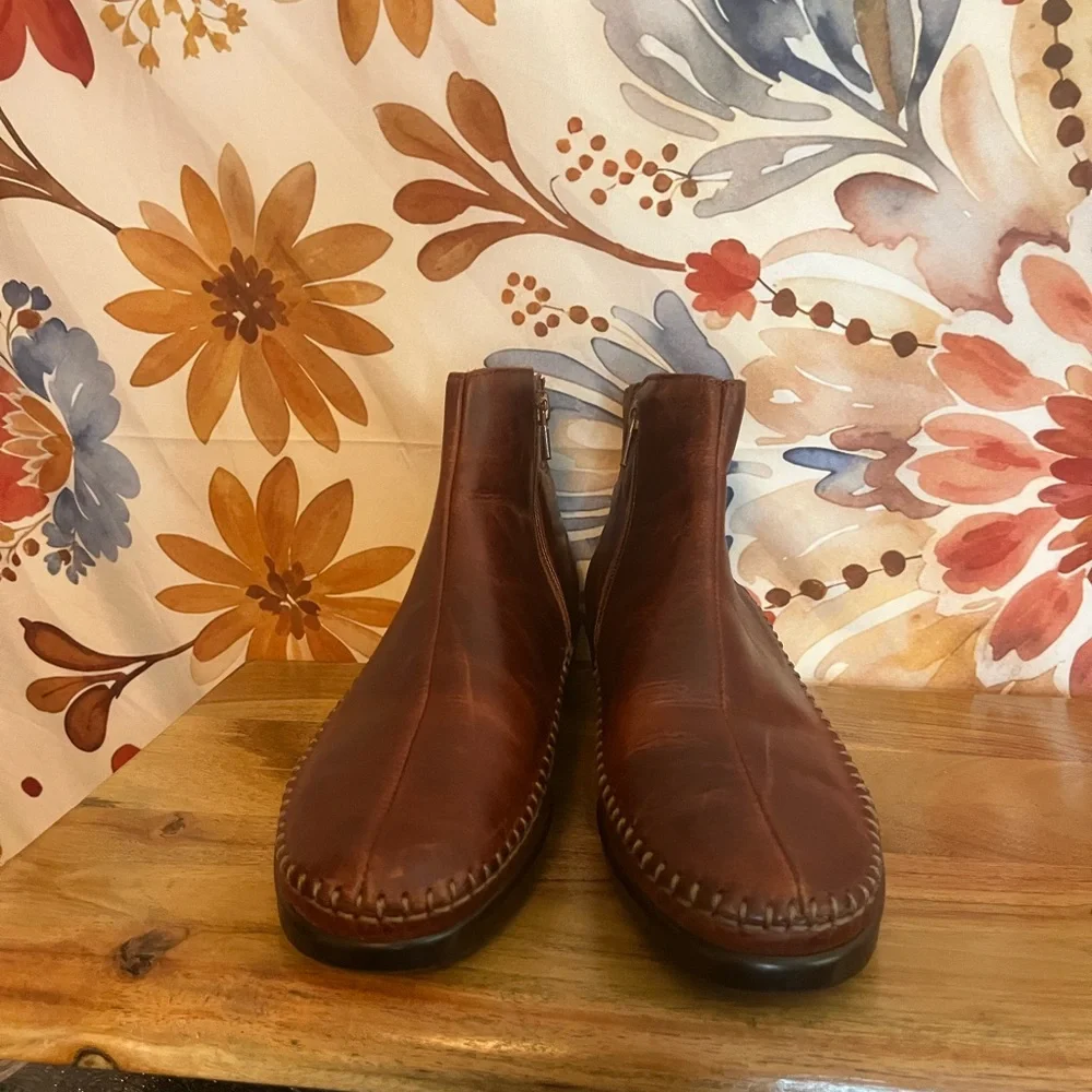 SAS Jade Walnut 9.5N Red Leather Zip Fall Winter Outdoor Travel Minimalist Boots